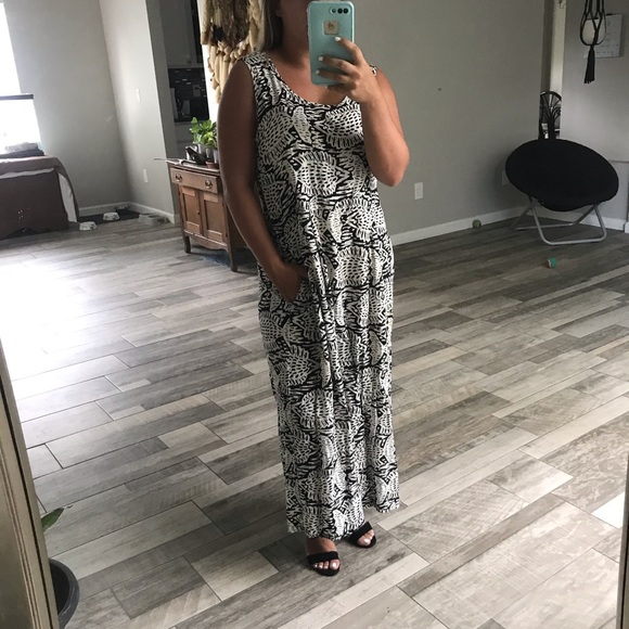 Black & White Fish Print Maxi - Picture 4 of 8